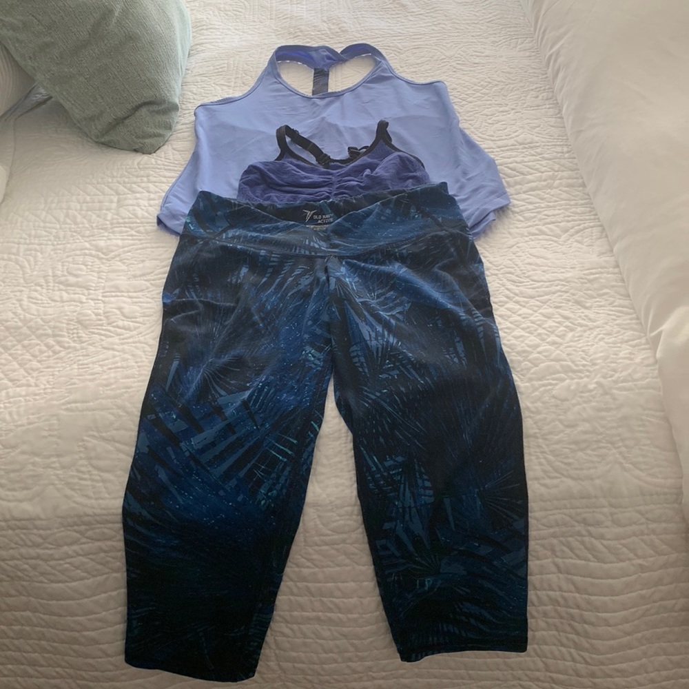 Small petite old navy workout clothes.